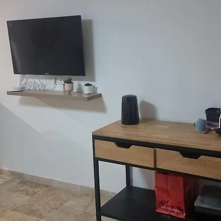 Apartment 30 M2 *